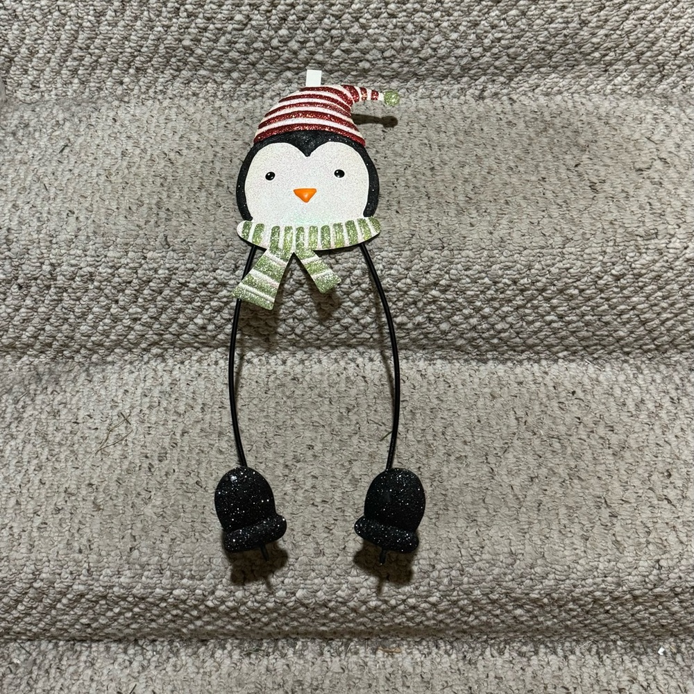 Christmas Penguin wreath holder